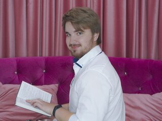 CharlieWill livesex online